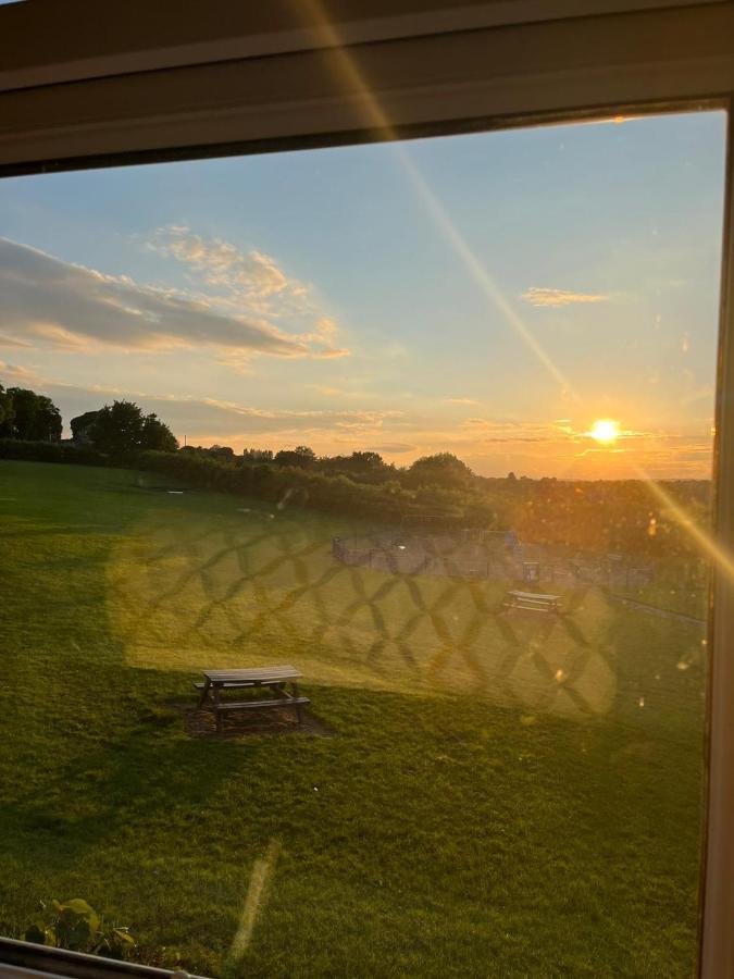 Park View Cottage Liversedge Exteriör bild